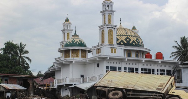 Số người thiệt mạng tăng lên 44, Indonesia áp dụng tình trạng ứng phó khẩn cấp sau lũ quét