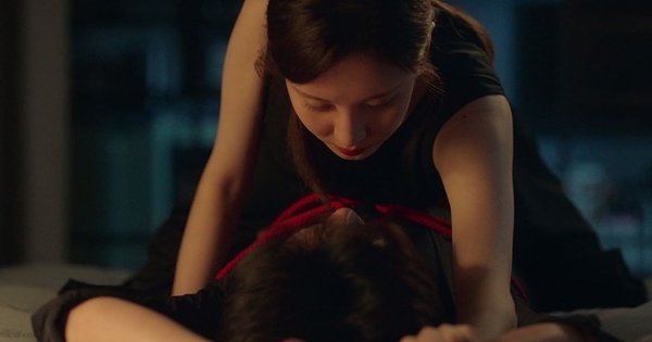 Phim 18+ chủ đề "khó nói" gây tranh cãi nhất sự nghiệp nàng thơ Hàn Quốc: Hình tượng nữ thần băng thanh ngọc khiết nay còn đâu?