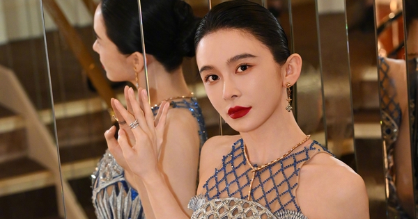 Mỹ nhân chiêu trò nhất showbiz đăng đàn cầu cứu ở Cannes 2025, nghe xong ai cũng đòi "nhốt cô ta lại"