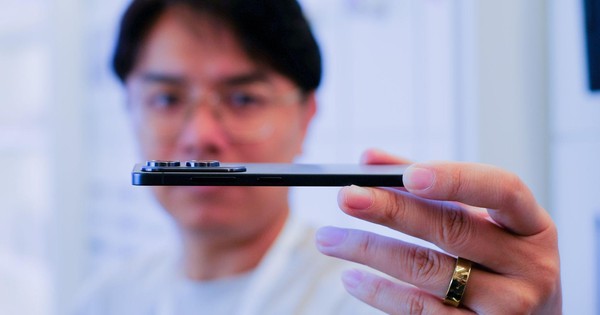 Sau bao mong chờ, giới truyền thông nói gì khi trên tay “thế hệ S mỏng nhất” của Samsung