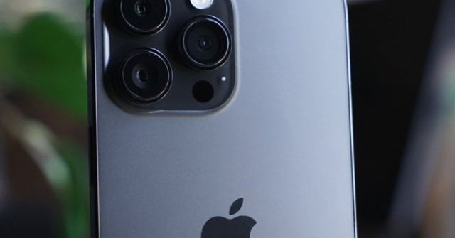 Apple bất ngờ làm điều này với người dùng iPhone