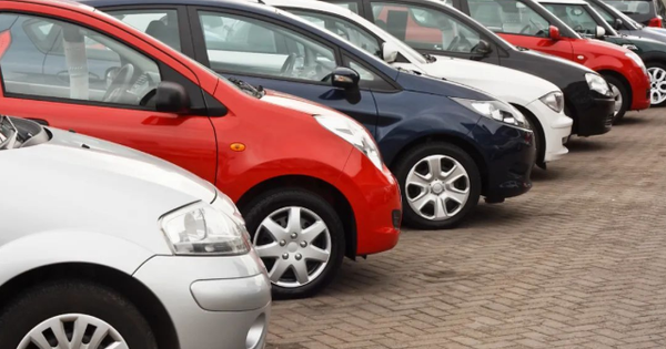 Xe cũ 0 km: Ngành xe coi hỗn loạn, người dân phản bác 'không có gì xấu'