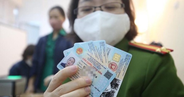 3 trường hợp bắt buộc phải đổi thẻ Căn cước trong năm 2025, nếu không sẽ bị phạt tiền, đóng băng tài khoản ngân hàng