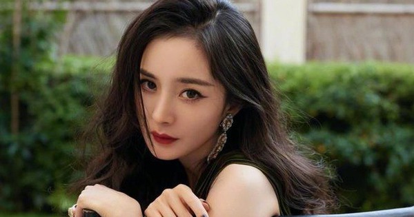 10 nữ diễn viên giàu nhất Trung Quốc 2025: Dương Mịch xếp sau Triệu Lệ Dĩnh, lướt tới hạng 1 mà nghi ngờ nhân sinh