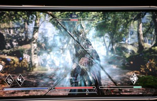 iPhone XS Max dùng The Elder Scrolls để khai chiến với Fornite trên Galaxy Note9