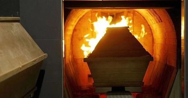 Người phụ nữ 52 tuổi được cho là đã chết, gia đình đưa đi hoả táng thì điều 
