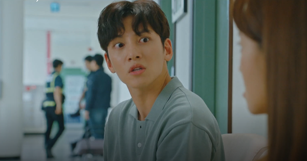 Gu bạn gái mặn như biển chết của Ji Chang Wook: Ăn nhiều hay tóc bết đều được, nhưng thích đánh người là chào thân ái!