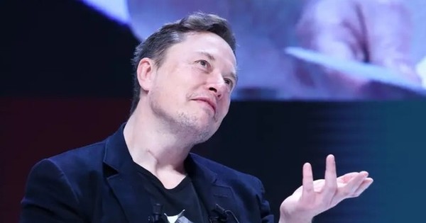 Elon Musk bị chỉ trích