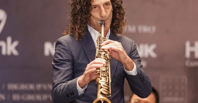 Huyền thoại saxophone Kenny G: 