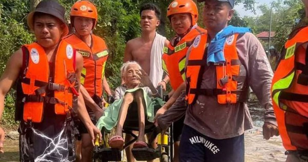 Siêu bão Usagi đổ bộ Philippines, gió giật 240 km/giờ