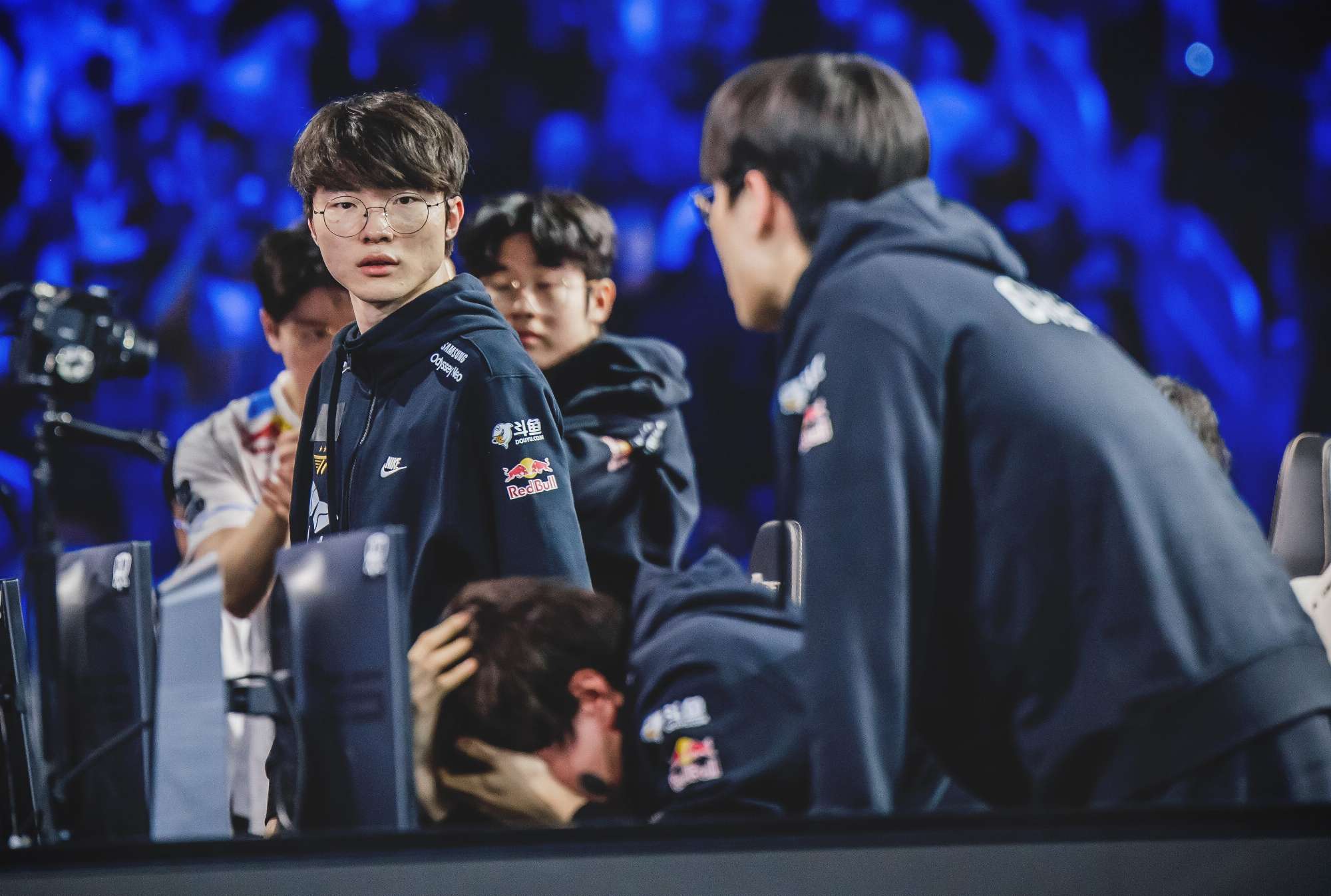 Ảnh Faker và T1 giành giải tại Esports Awards 2022