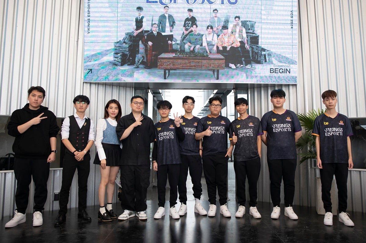 HLV Hankay của Vikings Esports tin rằng đối thủ lớn nhất của đội là bản thân mỗi người