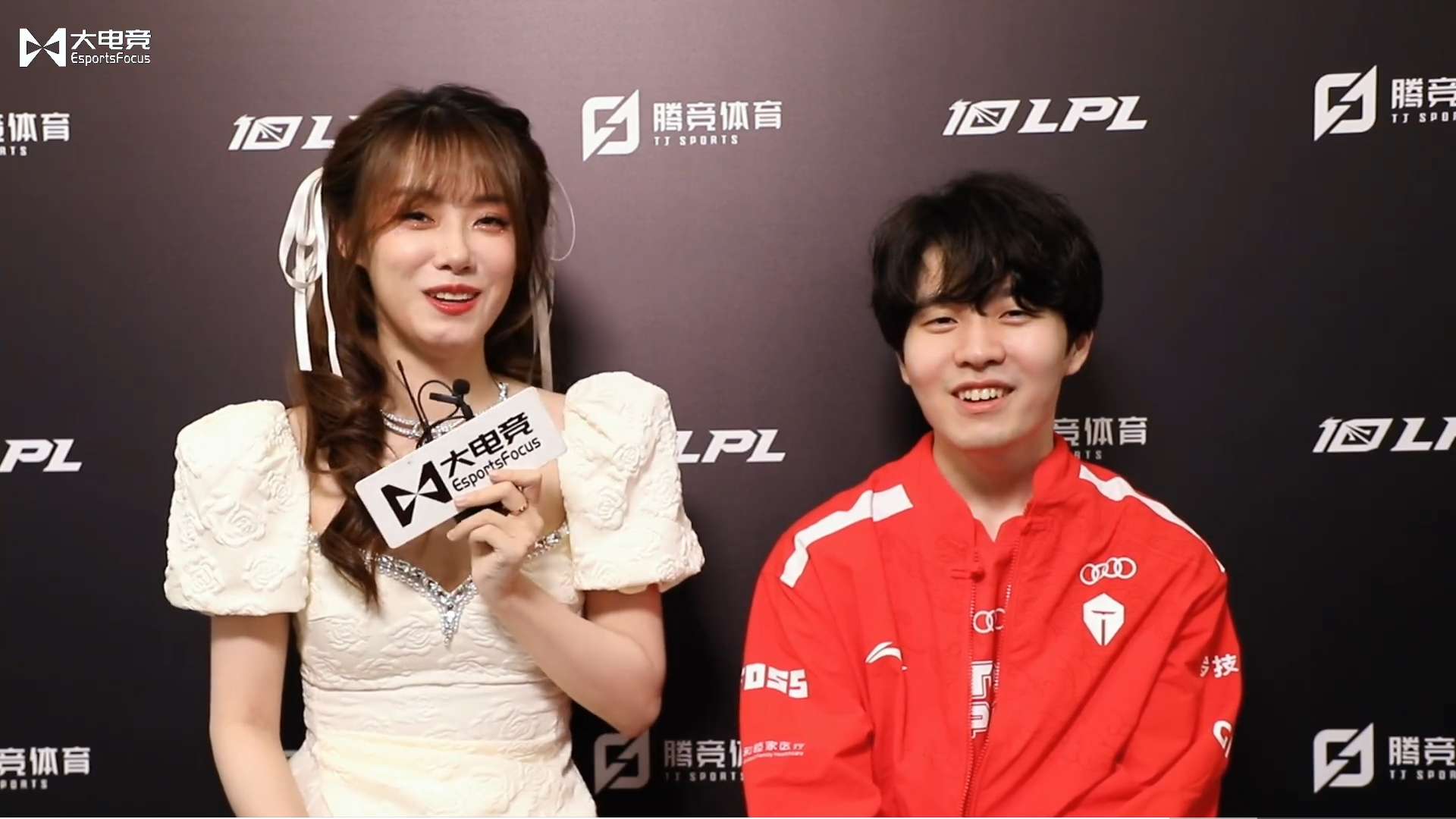 LMHT: Rookie cùng Hilda lên sóng LPL 'phát cẩu lương' và gửi lời chúc fan nhân ngày Valentine