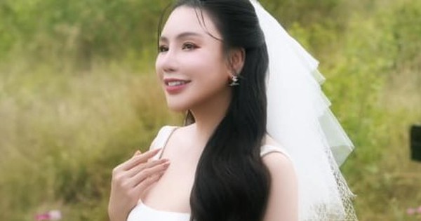 Đường tình kín tiếng của Hồ Quỳnh Hương trước khi kết hôn ở tuổi 45