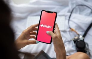 Từ phim Hàn đến hẹn hò Tinder: Hội Gen Z độc thân viết chuyện hẹn hò như phim Hàn như thế nào