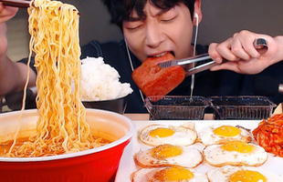 Cứ tưởng làm mukbang vừa được ăn vừa 