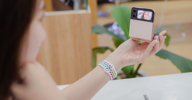 Giá smartphone Samsung tháng 7/2023: Galaxy S22, Z Flip4 