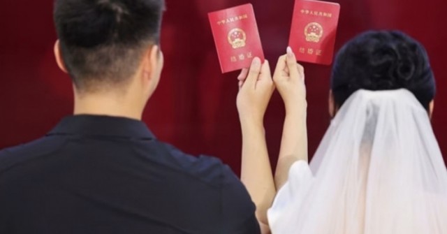 Cưới 11 tháng chưa cho động phòng, cô dâu bị tòa buộc trả lại sính lễ