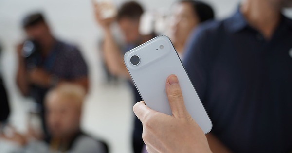 Ai sẽ mua iPhone Air khi người Việt vẫn tranh nhau Pro Max giá gần 40 triệu đồng