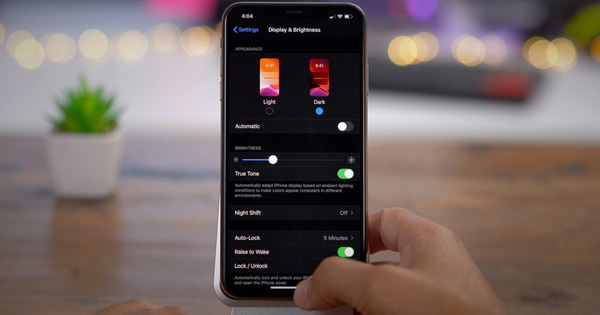 Dark Mode trên iOS thì cũng hay ho đấy, nhưng bạn đã biết cách để chuyển đổi tự động giữa 2 chế độ chưa?