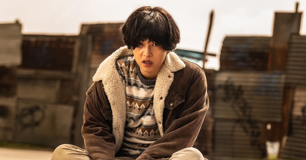 Nhan sắc gây sốc của Song Joong Ki