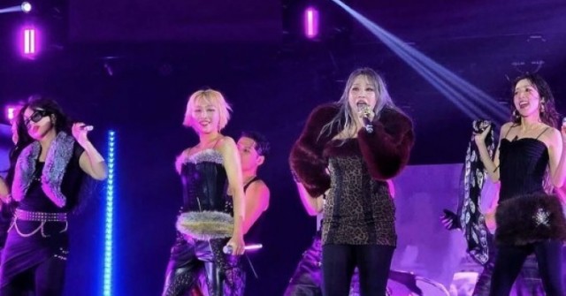 2NE1 'cháy' cùng hàng nghìn fan Việt