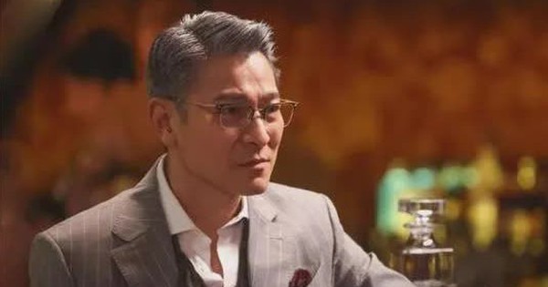 Lưu Đức Hoa tự cắt 1/3 tiền lương trong phim mới