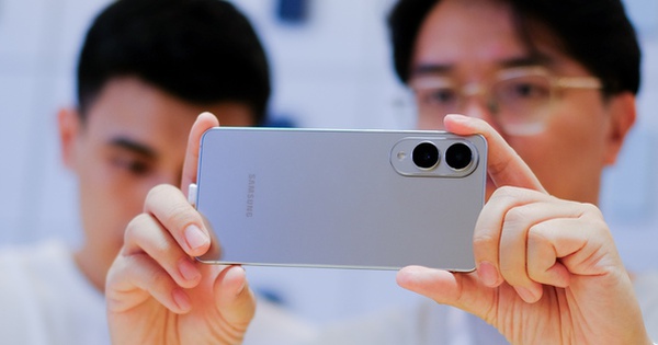 Galaxy S25 Edge - Từ chiếc máy bí ẩn đến trải nghiệm thực tế: Đây là những gì reviewer công nghệ nói
