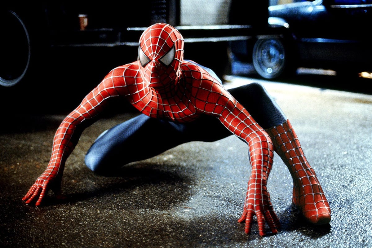 Để cho nhện cắn vào tay với mong muốn làm Spider-Man, cậu bé nhập viện trong nguy kịch