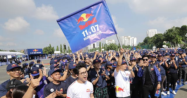 Hơn 2,000 người cùng thiết lập Kỷ lục châu Á - Khoảnh khắc bùng nổ của Ngày Tích Cực đầu tiên