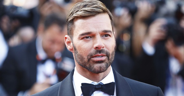 Ricky Martin phủ nhận tuyên bố gây sốc về mối quan hệ loạn luân với cháu trai