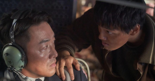 “Cơ phó” Ha Jung-woo đối mặt “không tặc” Yeo Jin-goo, tái hiện sự kiện có thật năm 1971