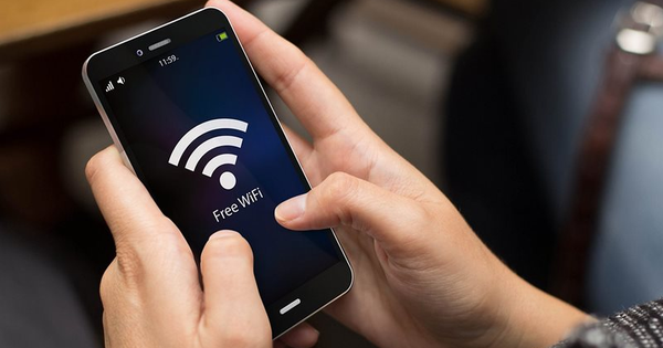 Có cần tắt dữ liệu di động sau khi điện thoại được kết nối với WiFi không?