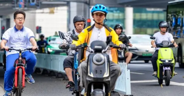 Xe điện dần thay thế xe xăng, người Trung Quốc thích nghi thế nào?