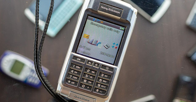 Sony Ericsson P910 - điện thoại Symbian hỗ trợ cảm ứng kỳ lạ