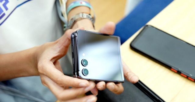 Bảng giá smartphone Samsung tháng 8/2023: Vừa mở bán, Galaxy Z5 đã giảm giá