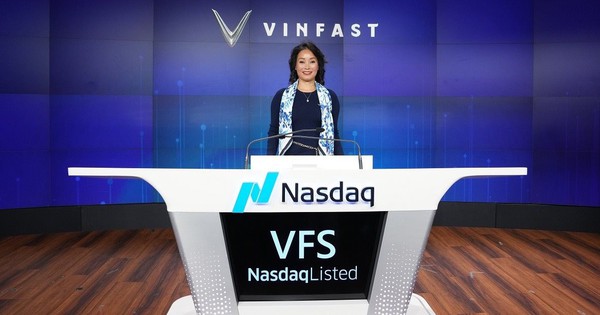 Bùng nổ về cuối phiên, cổ phiếu VinFast chốt ngày ở mức 37 USD, vốn hoá 85,5 tỷ USD, đứng top 5 ngành ô tô toàn cầu