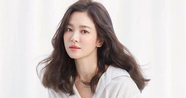 Sau loạt sao Kpop, tới lượt Song Hye Kyo có hành động đáng chú ý để tưởng niệm Sulli