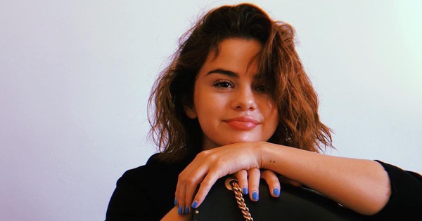 Ai biết Selena Gomez vẫn trung thành với 1 app chỉnh ảnh Instagram, selfie nhí nhố cũng chục triệu Like