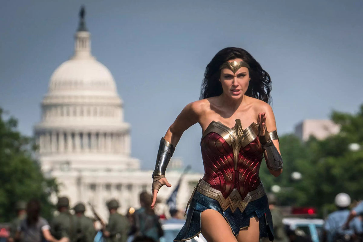 Wonder Woman 1984 vẫn phát hành dù cho rạp chiếu đóng cửa