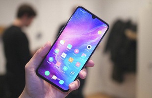 Thử thách độ bền Xiaomi Mi 9 với dao, lửa và dùng tay bẻ cong: Xứng đáng là một siêu phẩm cao cấp