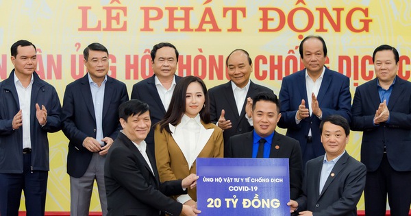 Hoa hậu Mai Phương Thuý gặp Thủ tướng Chính phủ, đại diện ủng hộ 20 tỷ đồng phòng chống đại dịch Covid-19