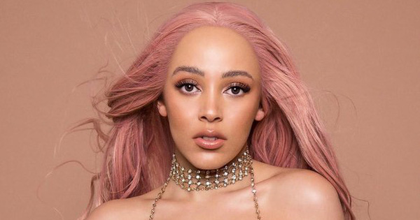 Nữ ca sĩ Doja Cat lần đầu livestream khiến hàng loạt streamer đình đám phát cuồng