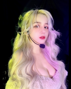 Dân tình bất ngờ với nhan sắc “cam thường” của nữ streamer nổi tiếng này!