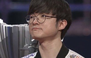 LMHT: Fan Faker nghẹn ngào khi thấy thần tượng'khóc và nói về những người đồng đội cũ'