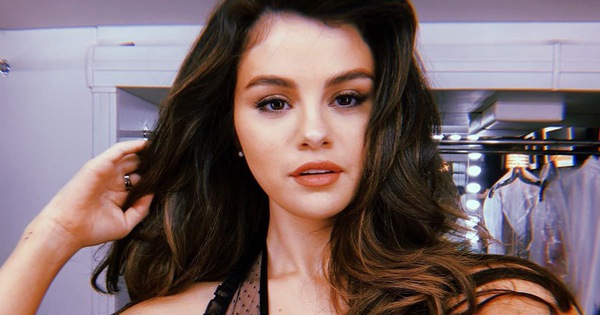 Chị đẹp Selena Gomez từng khiến cả thế giới nín thở vì 1 bức ảnh đã trở lại: Selfie sương sương 30 phút, 2 triệu người nguyện “quỳ rạp”