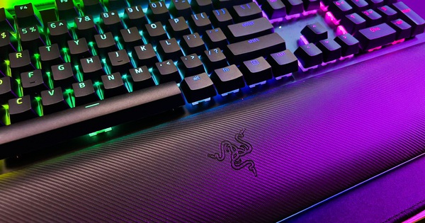 Trên tay Razer BlackWidow V4 Pro – Bàn phím dành cho game thủ hệ “OCD RGB”