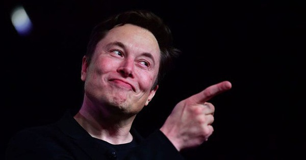 Bị giám đốc Facebook chế giễu kém hiểu biết, Elon Musk đáp trả kiểu cãi cùn: 