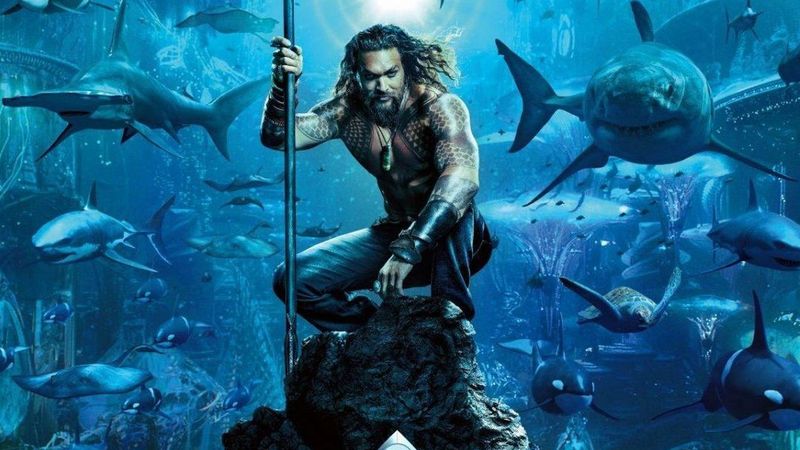 Aquaman thao túng đội quân cá mập 