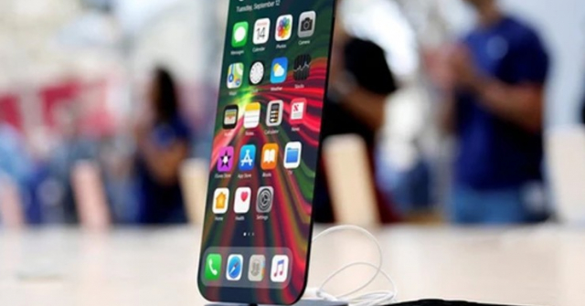 iPhone 15 vẫn dùng màn hình phẳng, tại sao không chọn màn hình cong?